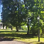 Goscinne Palac W Balicach Instytut Zootechniki Pib Bed & Breakfast Balice