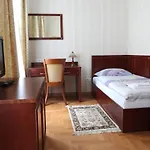 Goscinne Palac W Balicach Instytut Zootechniki Pib 3*