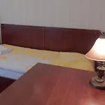 Goscinne Palac W Balicach Instytut Zootechniki Pib Bed & Breakfast 3*