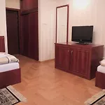 Goscinne Palac W Balicach Instytut Zootechniki Pib Bed & Breakfast Balice