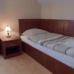 Goscinne Palac W Balicach Instytut Zootechniki Pib Bed & Breakfast 3*