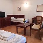 Goscinne Palac W Balicach Instytut Zootechniki Pib Bed & Breakfast Balice