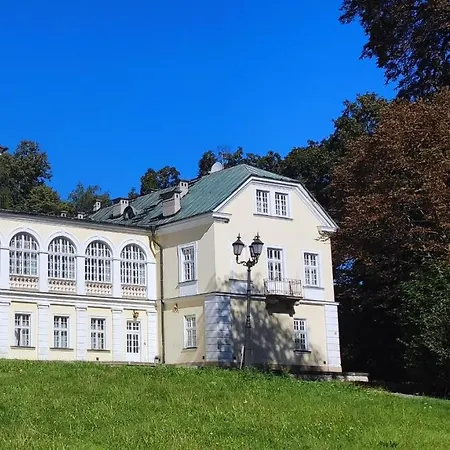 Goscinne Palac W Balicach Instytut Zootechniki Pib Bed and breakfast