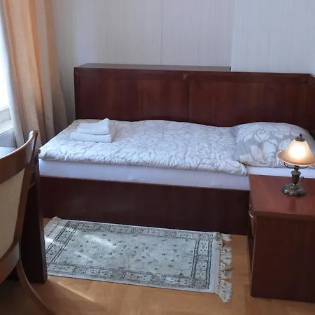 Bed & Breakfast Goscinne Palac W Balicach Instytut Zootechniki Pib *