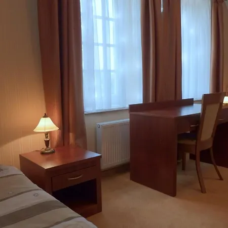 Bed & Breakfast Goscinne Palac W Balicach Instytut Zootechniki Pib *