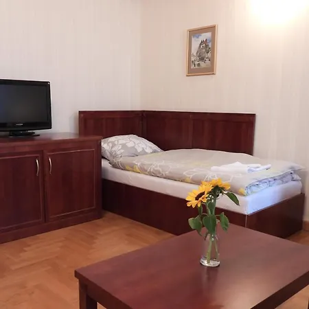 Goscinne Palac W Balicach Instytut Zootechniki Pib 3* Balice