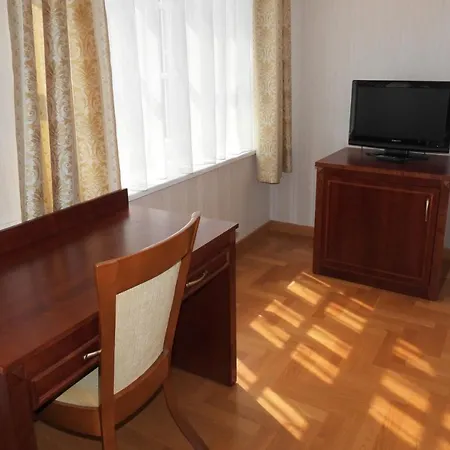 Bed & Breakfast Goscinne Palac W Balicach Instytut Zootechniki Pib Balice