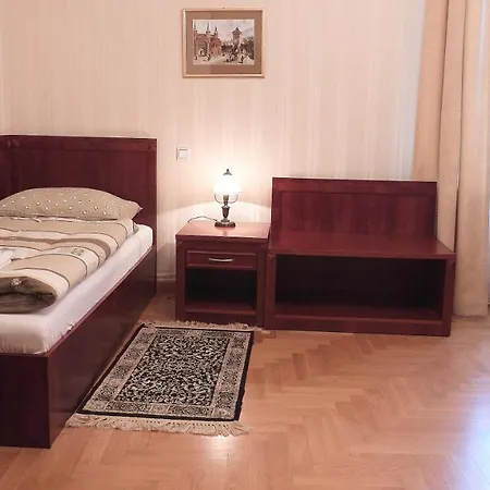 Goscinne Palac W Balicach Instytut Zootechniki Pib Отель типа 