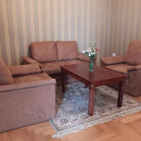 Goscinne Palac W Balicach Instytut Zootechniki Pib Bed & Breakfast *