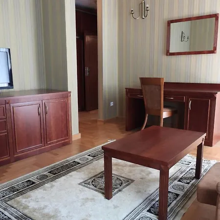 Goscinne Palac W Balicach Instytut Zootechniki Pib Bed and breakfast 3*