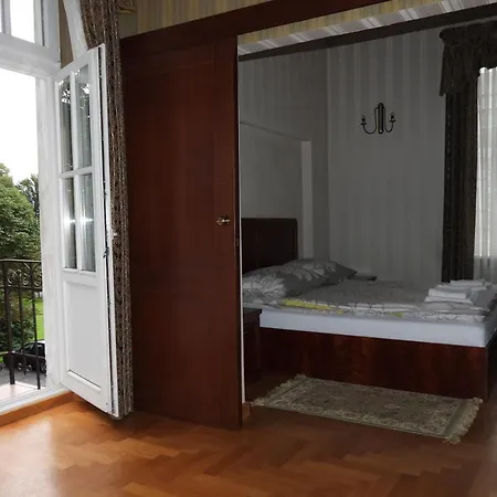 Goscinne Palac W Balicach Instytut Zootechniki Pib 3* Balice