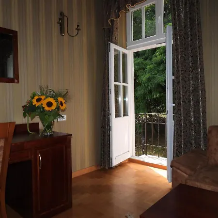 Bed & Breakfast Goscinne Palac W Balicach Instytut Zootechniki Pib *