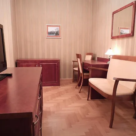 Goscinne Palac W Balicach Instytut Zootechniki Pib Bed & Breakfast *