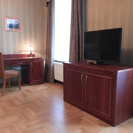 Goscinne Palac W Balicach Instytut Zootechniki Pib Bed & Breakfast *