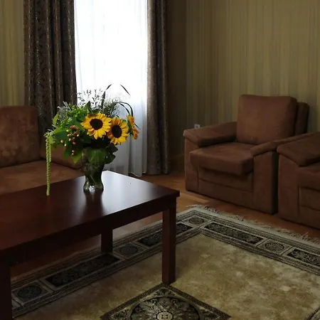 Goscinne Palac W Balicach Instytut Zootechniki Pib Bed and breakfast 3*