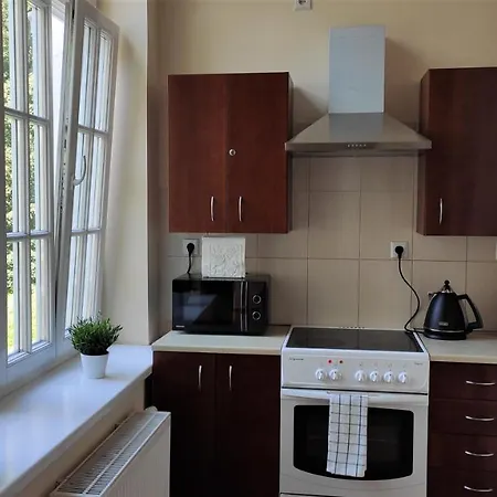 Goscinne Palac W Balicach Instytut Zootechniki Pib Bed & Breakfast